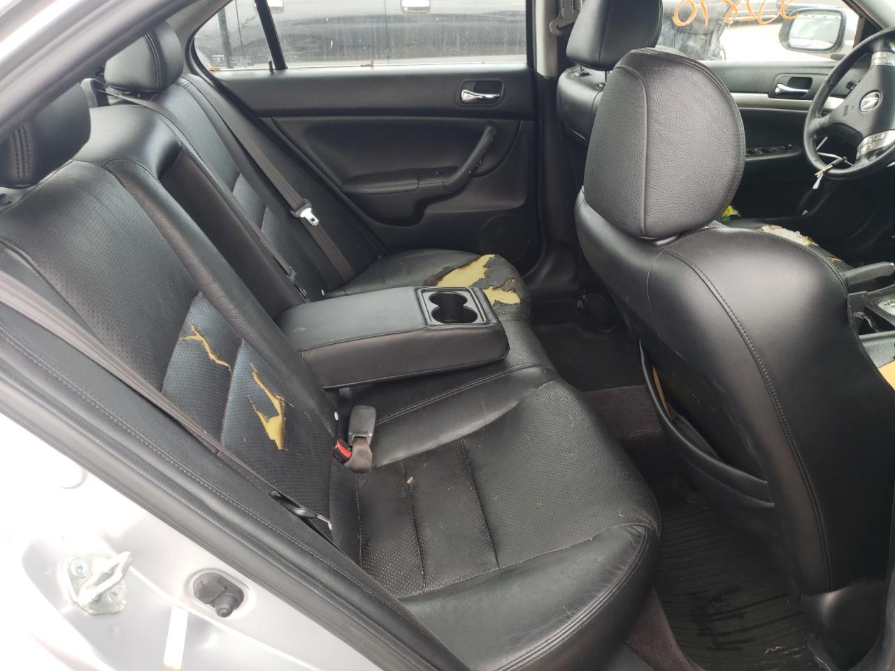 Photo 6 from auction – 2004 ACURA TSX with VIN JH4CL968X4C032270