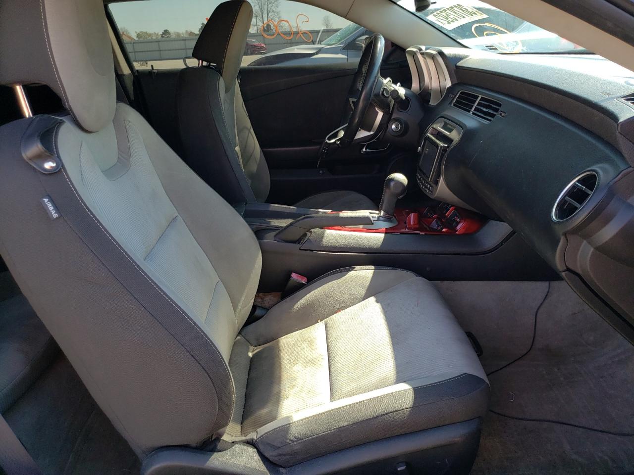 Photo 5 from auction – 2011 CHEVROLET CAMARO LT with VIN 2G1FB1ED5B9131321