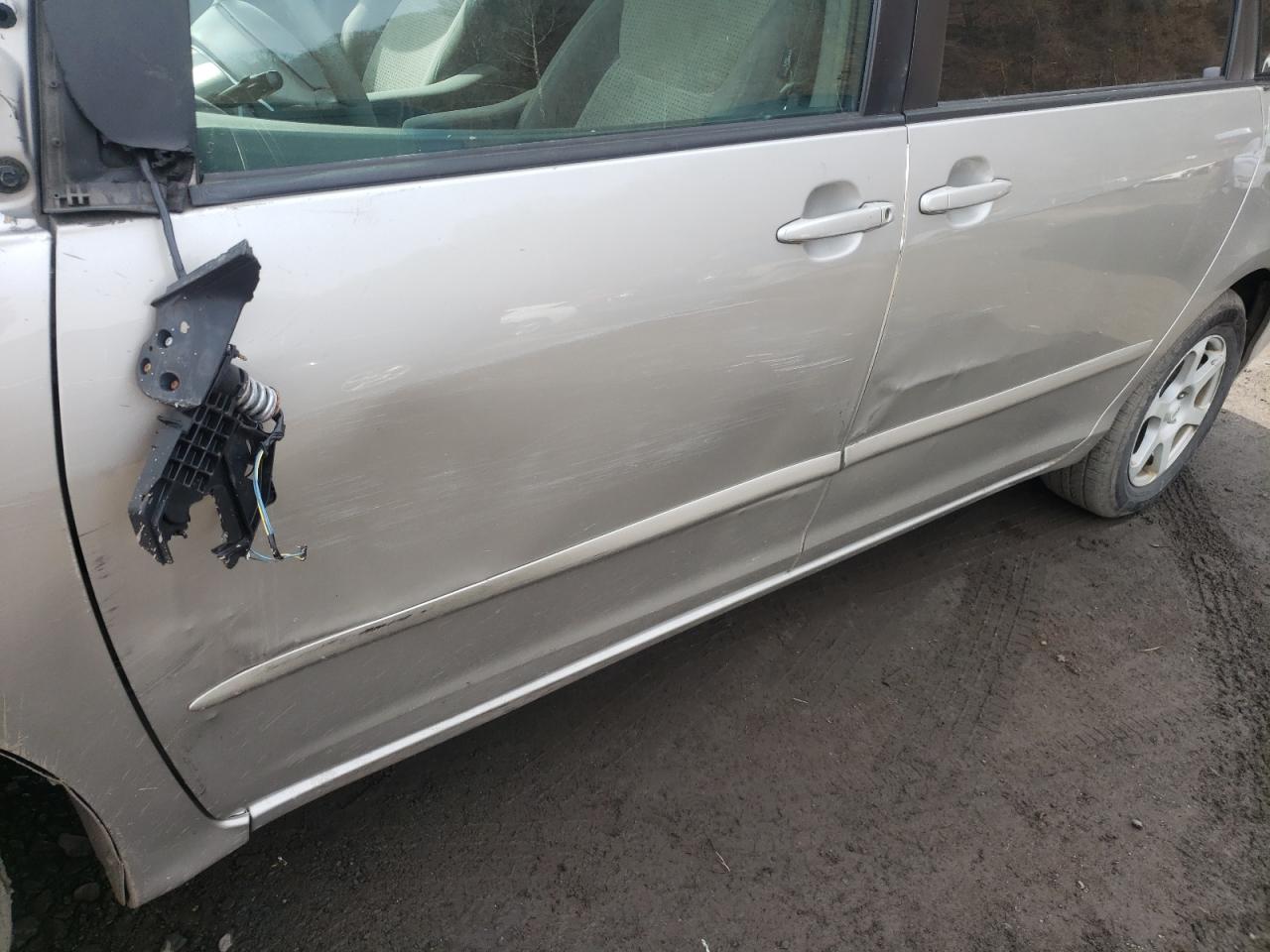 Photo 9 from auction – 2007 TOYOTA SIENNA CE with VIN 5TDZK23C97S041074