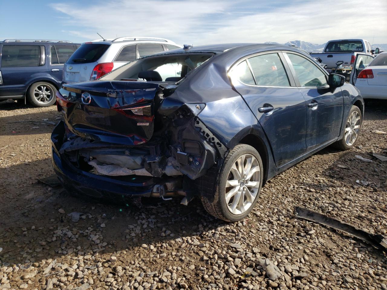 Photo 4 from auction – 2015 MAZDA 3 TOURING with VIN JM1BM1V33F1239907