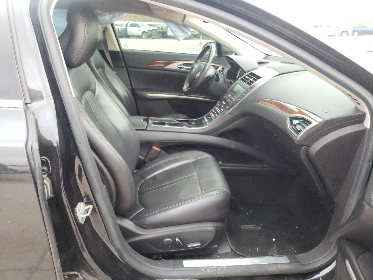 Photo 5 from auction – 2014 LINCOLN MKZ with VIN 3LN6L2GK2ER802041