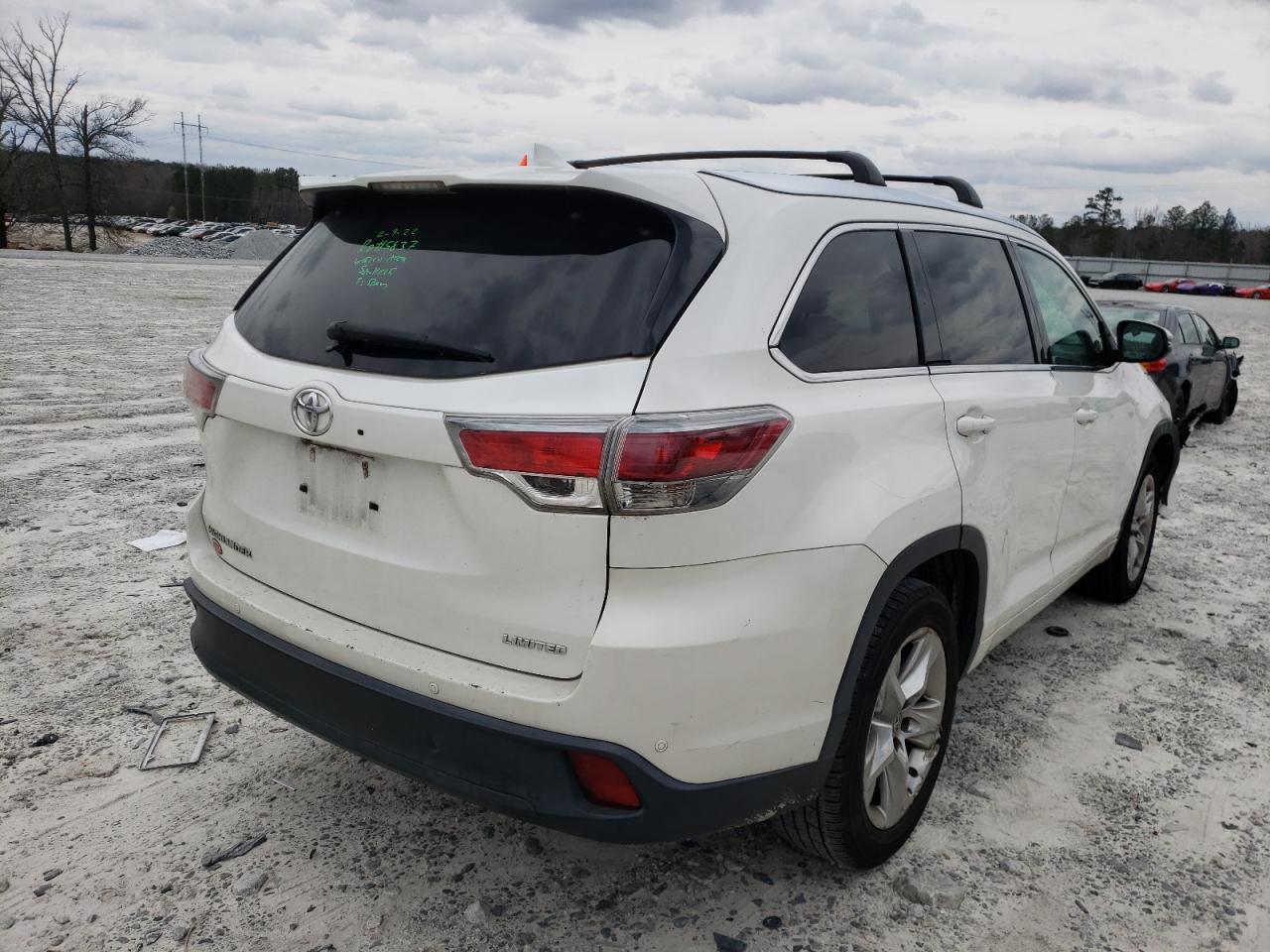 Photo 4 from auction – 2015 TOYOTA HIGHLANDER with VIN 5TDYKRFH7FS052830