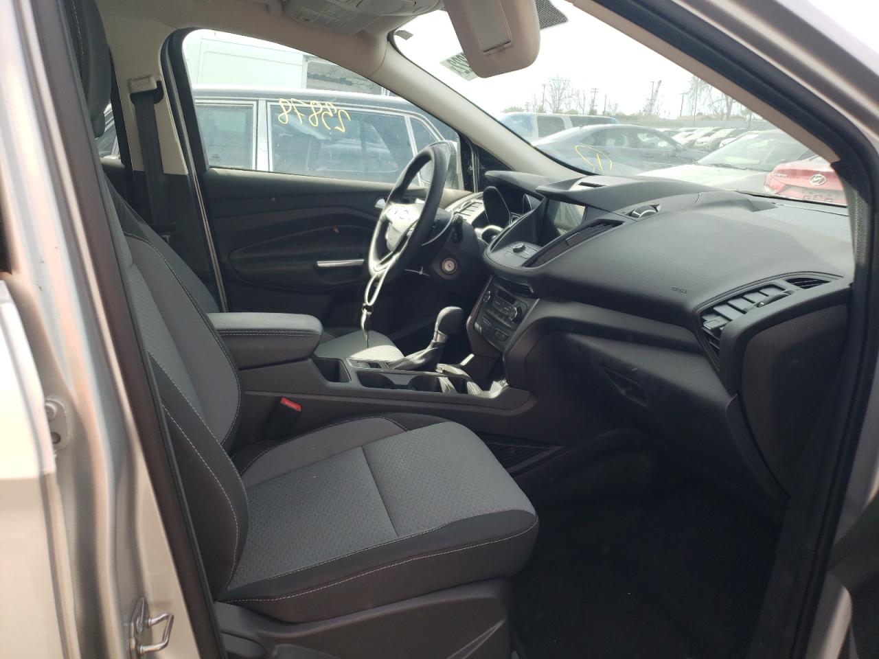 Photo 5 from auction – 2017 FORD ESCAPE SE with VIN 1FMCU0G99HUE48310