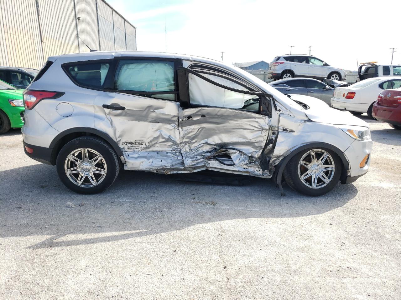 Photo 9 from auction – 2017 FORD ESCAPE S with VIN 1FMCU0F72HUA58472