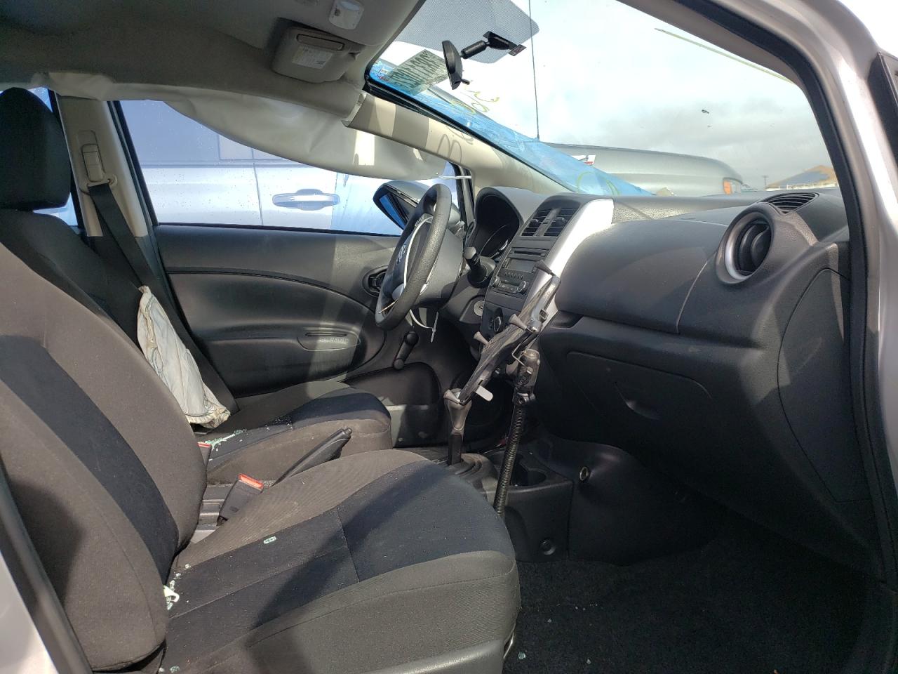 Photo 5 from auction – 2018 NISSAN VERSA NOTE with VIN 3N1CE2CP1JL355849