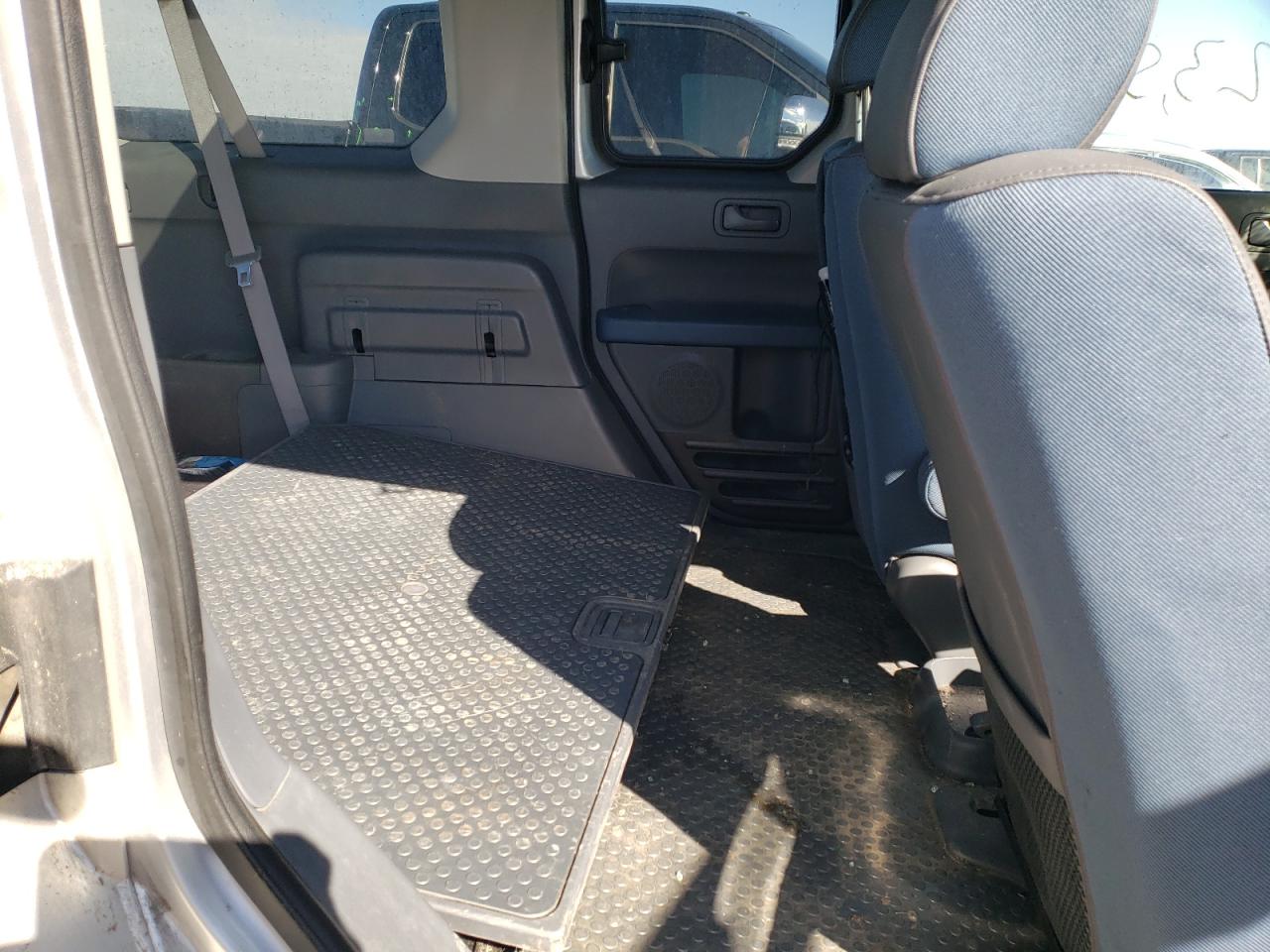 Photo 6 from auction – 2006 HONDA ELEMENT EX with VIN 5J6YH28746L019421