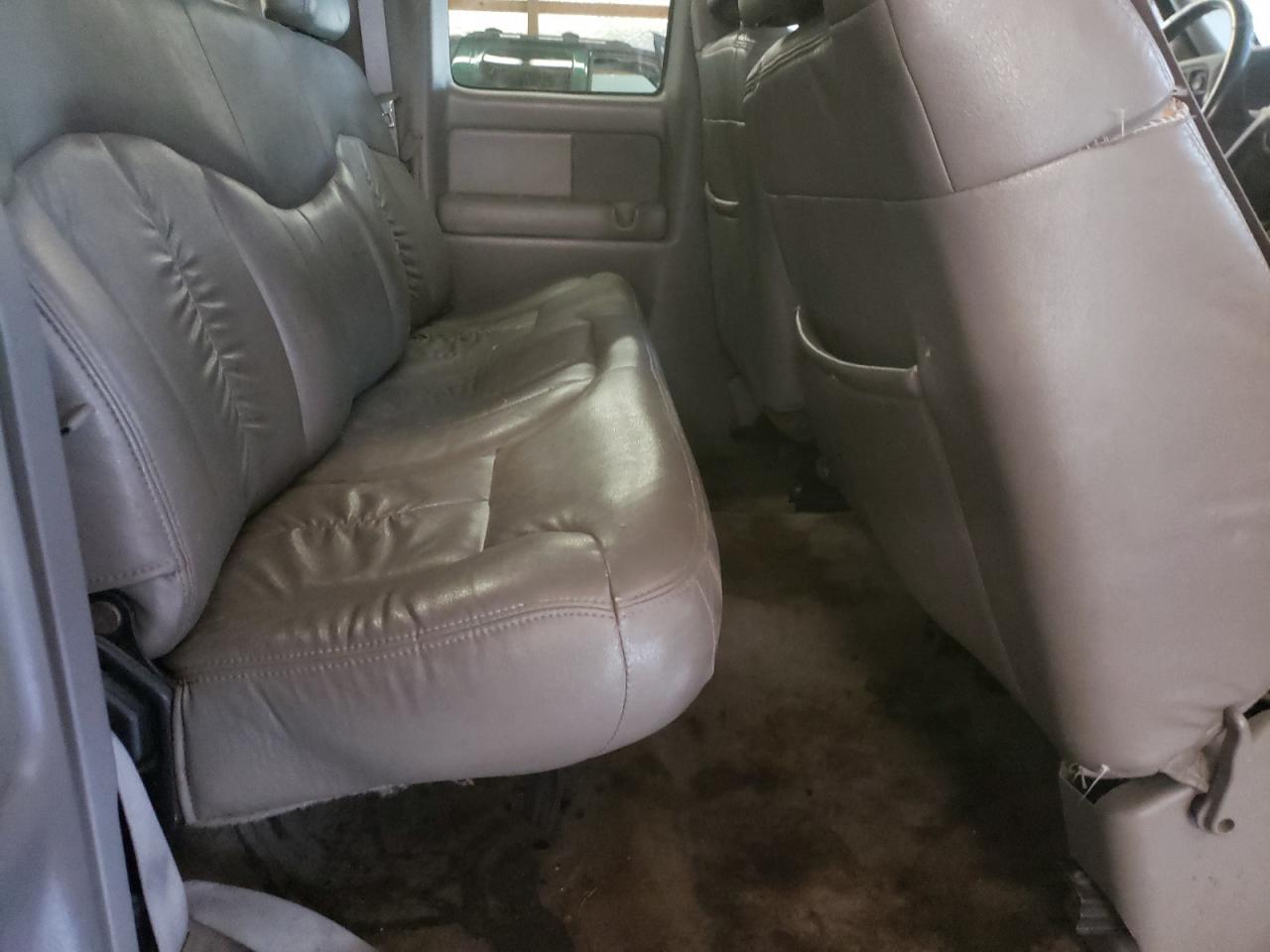 Photo 6 from auction – 1999 CHEVROLET SILVERADO with VIN 1GCEK19T0XE179219