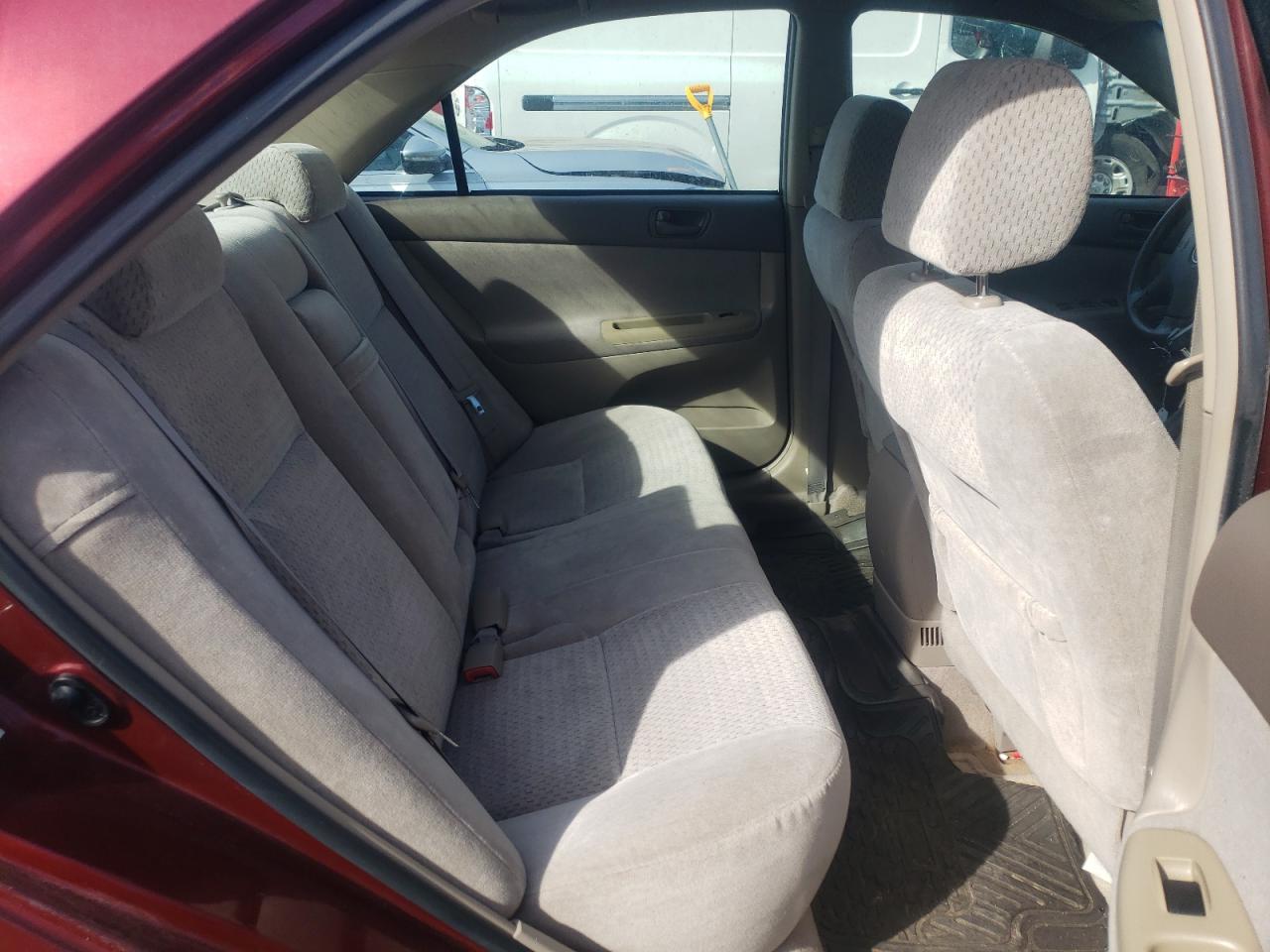 Photo 6 from auction – 2004 TOYOTA CAMRY LE with VIN 4T1BE32K54U292653