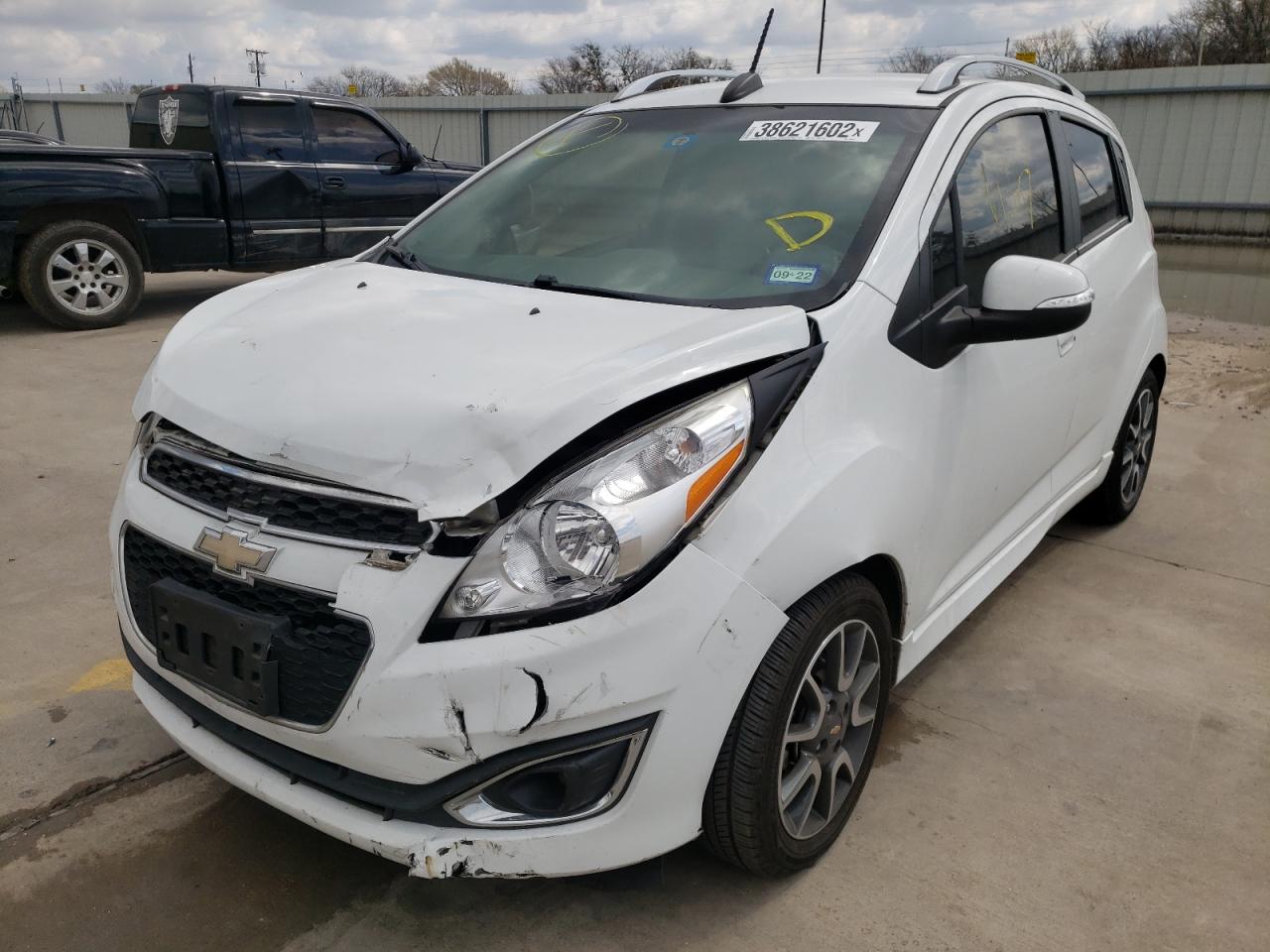 Photo 2 from auction – 2015 CHEVROLET SPARK 2LT with VIN KL8CF6S98FC746934