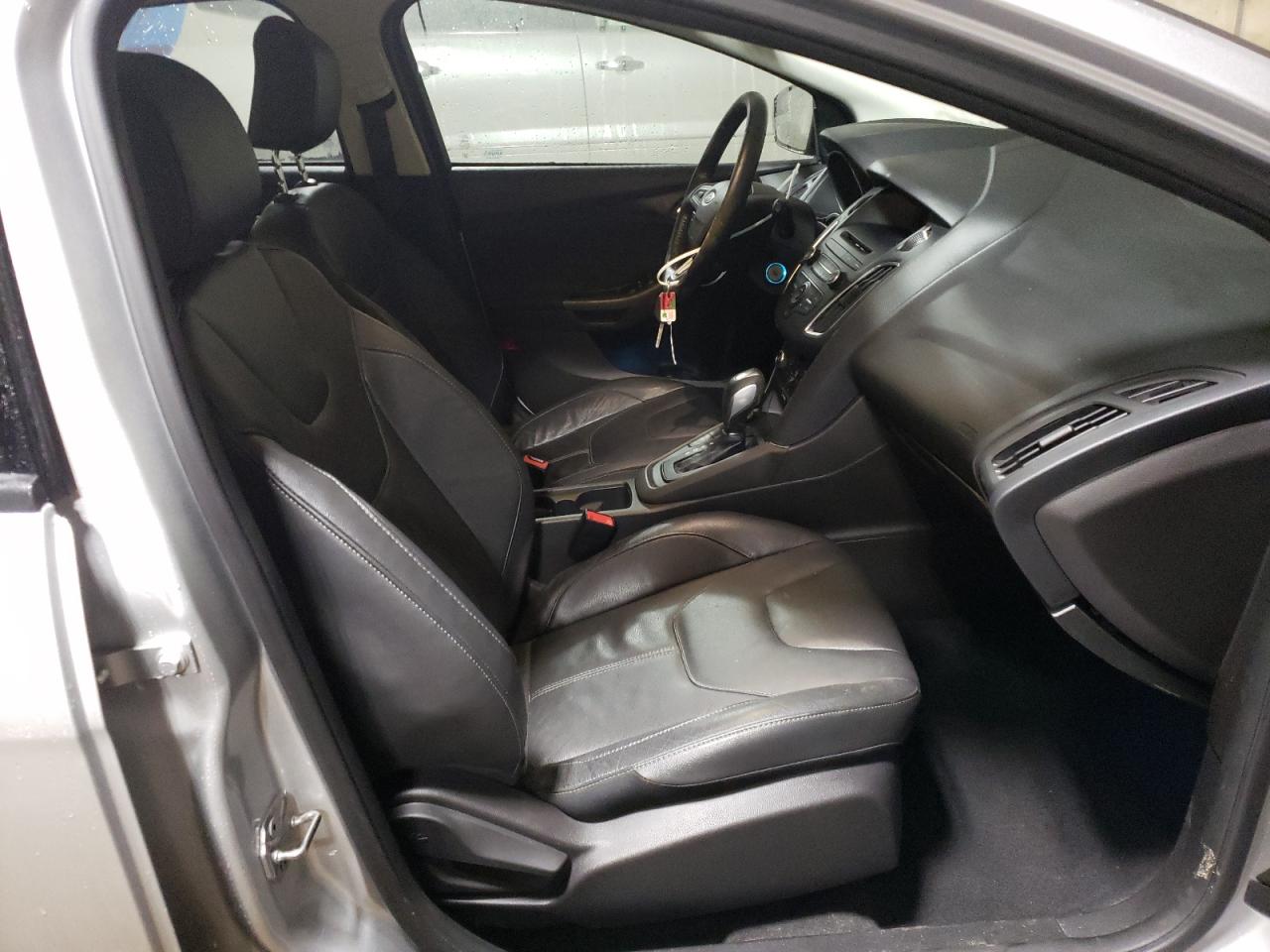 Photo 5 from auction – 2016 FORD FOCUS SE with VIN 1FADP3K29GL224895