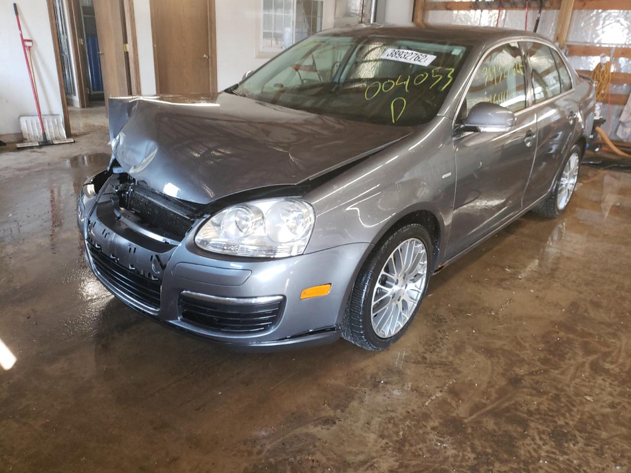Photo 2 from auction – 2009 VOLKSWAGEN JETTA WOLF with VIN 3VWRJ71K09M004053