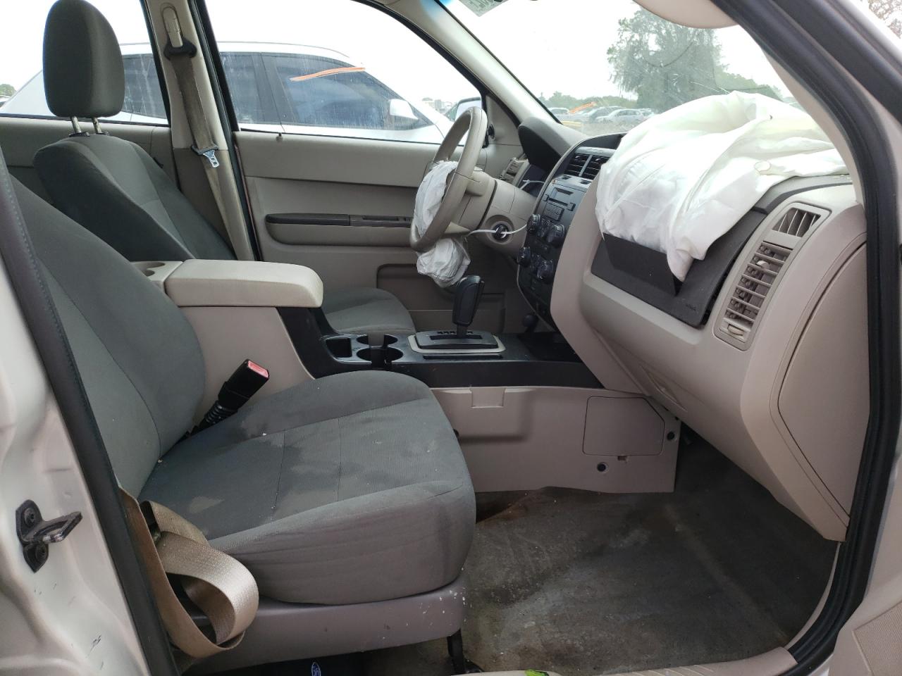 Photo 5 from auction – 2009 FORD ESCAPE XLS with VIN 1FMCU027X9KB09154