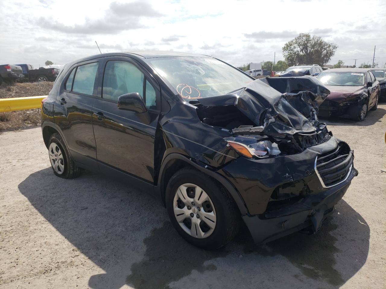 CHEVROLET TRAX LS 2018 with VIN 3GNCJKSB2JL198564 - Photo from auction