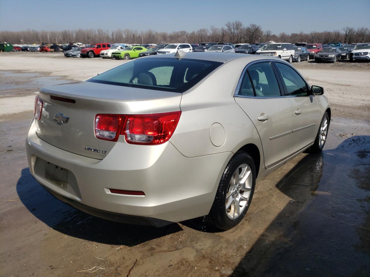 Photo 4 from auction – 2014 CHEVROLET MALIBU 1LT with VIN 1G11C5SL1EF285952
