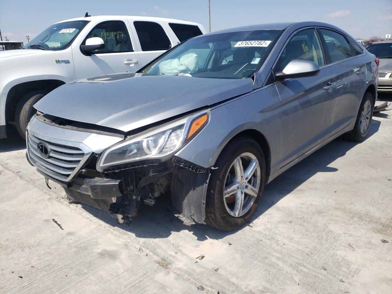 Photo 2 from auction – 2016 HYUNDAI SONATA SE with VIN 5NPE24AF5GH374904