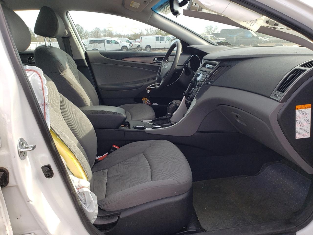 Photo 5 from auction – 2012 HYUNDAI SONATA HYB with VIN KMHEC4A49CA034518