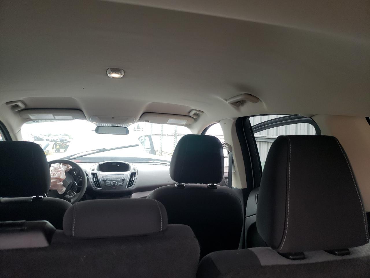 Photo 9 from auction – 2017 FORD ESCAPE SE with VIN 1FMCU0GD9HUC59502