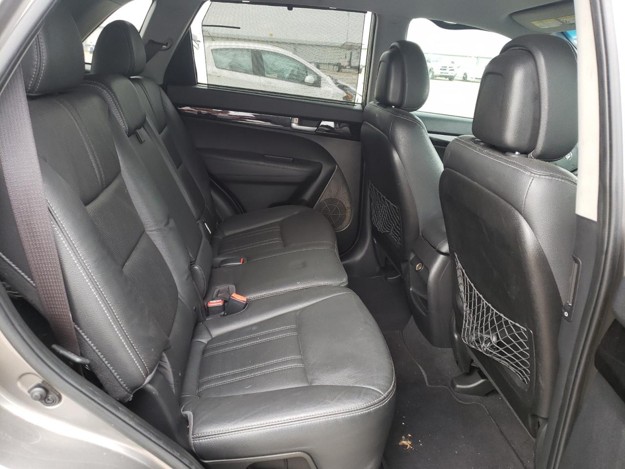 Photo 6 from auction – 2015 KIA SORENTO LX with VIN 5XYKT3A65FG623959