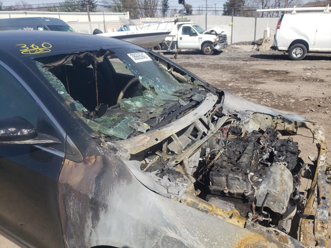Photo 9 from auction – 2015 CHRYSLER 200 LIMITE with VIN 1C3CCCAB3FN688324