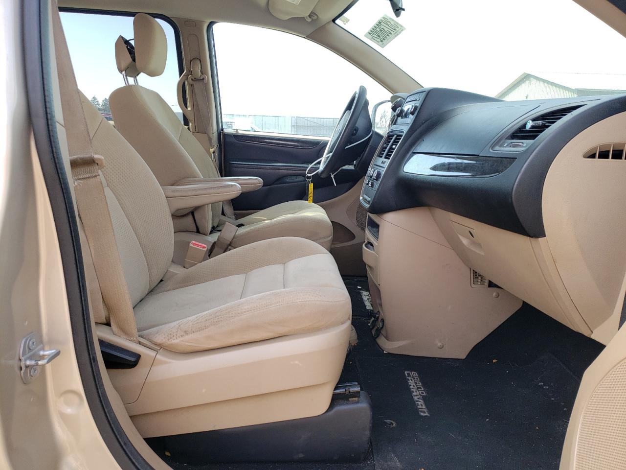 Photo 5 from auction – 2015 DODGE GRAND CARA with VIN 2C4RDGBGXFR667445