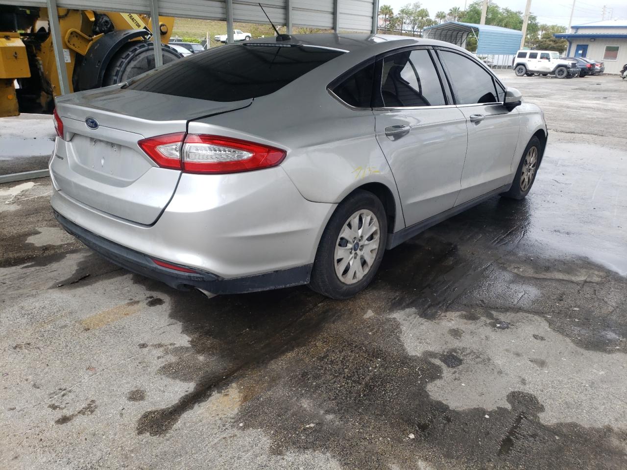 Photo 4 from auction – 2013 FORD FUSION S with VIN 3FA6P0G73DR271719