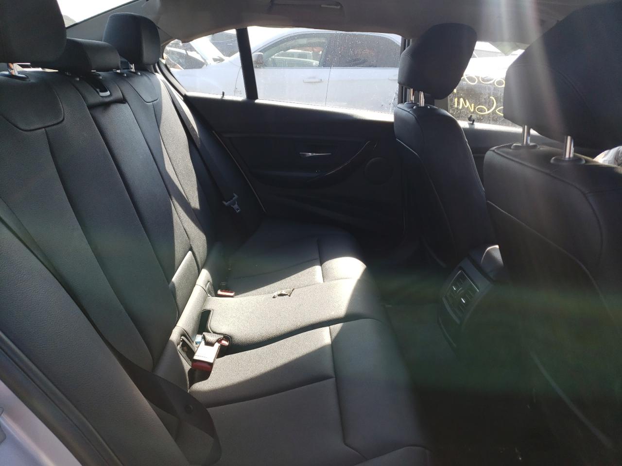 Photo 6 from auction – 2016 BMW 320 XI with VIN WBA8E5G57GNT93542