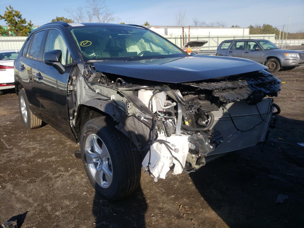 Photo 1 from auction – 2021 TOYOTA RAV4 with VIN JTMRWRFV7MD116940
