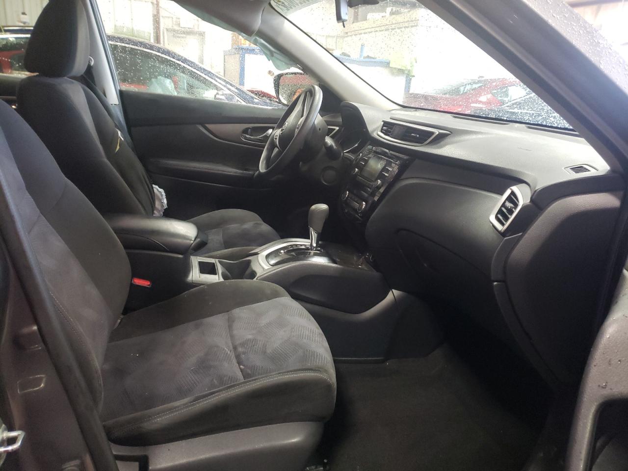 Photo 5 from auction – 2015 NISSAN ROGUE S with VIN KNMAT2MV2FP545940