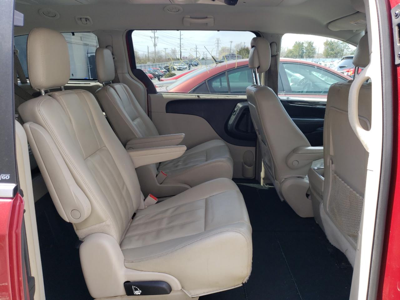 Photo 6 from auction – 2013 CHRYSLER TOWN & COU with VIN 2C4RC1BG3DR559908