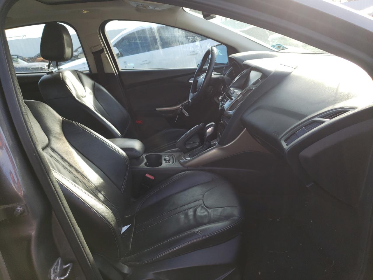 Photo 5 from auction – 2012 FORD FOCUS SEL with VIN 1FAHP3M28CL144867