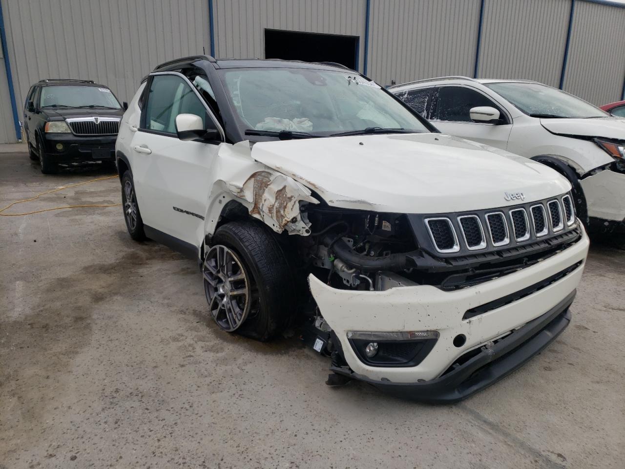 JEEP COMPASS LA 2018 with VIN 3C4NJCBB0JT241063 - Photo from auction