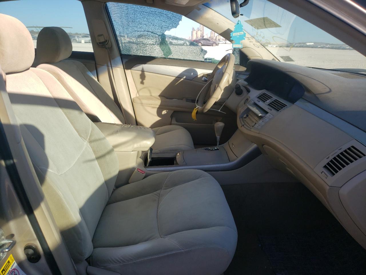 Photo 5 from auction – 2005 TOYOTA AVALON XL with VIN 4T1BK36B15U014563
