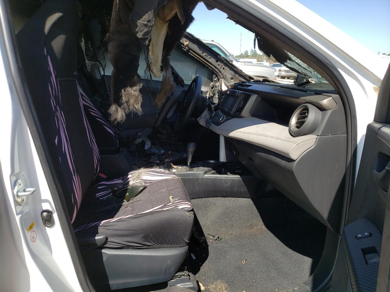 Photo 5 from auction – 2013 TOYOTA RAV4 XLE with VIN JTMWFREVXDD008591