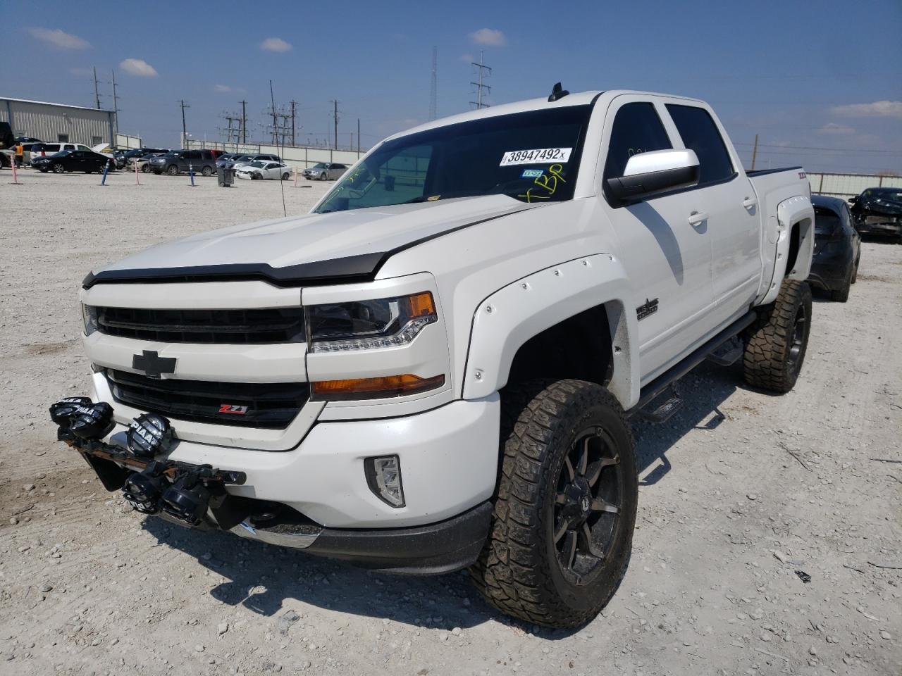 Photo 2 from auction – 2017 CHEVROLET SILVERADO with VIN 3GCUKREC8HG425315