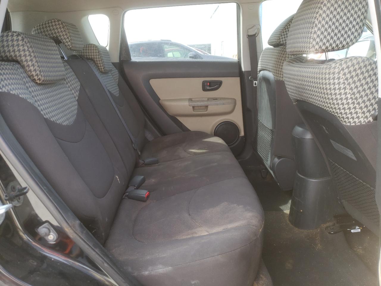 Photo 6 from auction – 2010 KIA SOUL with VIN KNDJT2A25A7054992