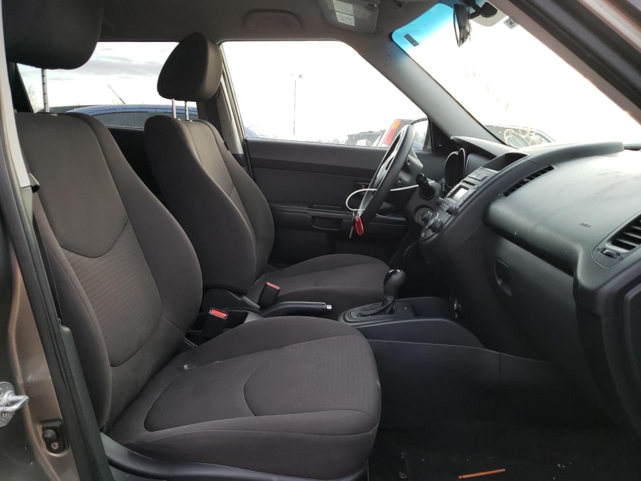 Photo 5 from auction – 2013 KIA SOUL with VIN KNDJT2A54D7606450
