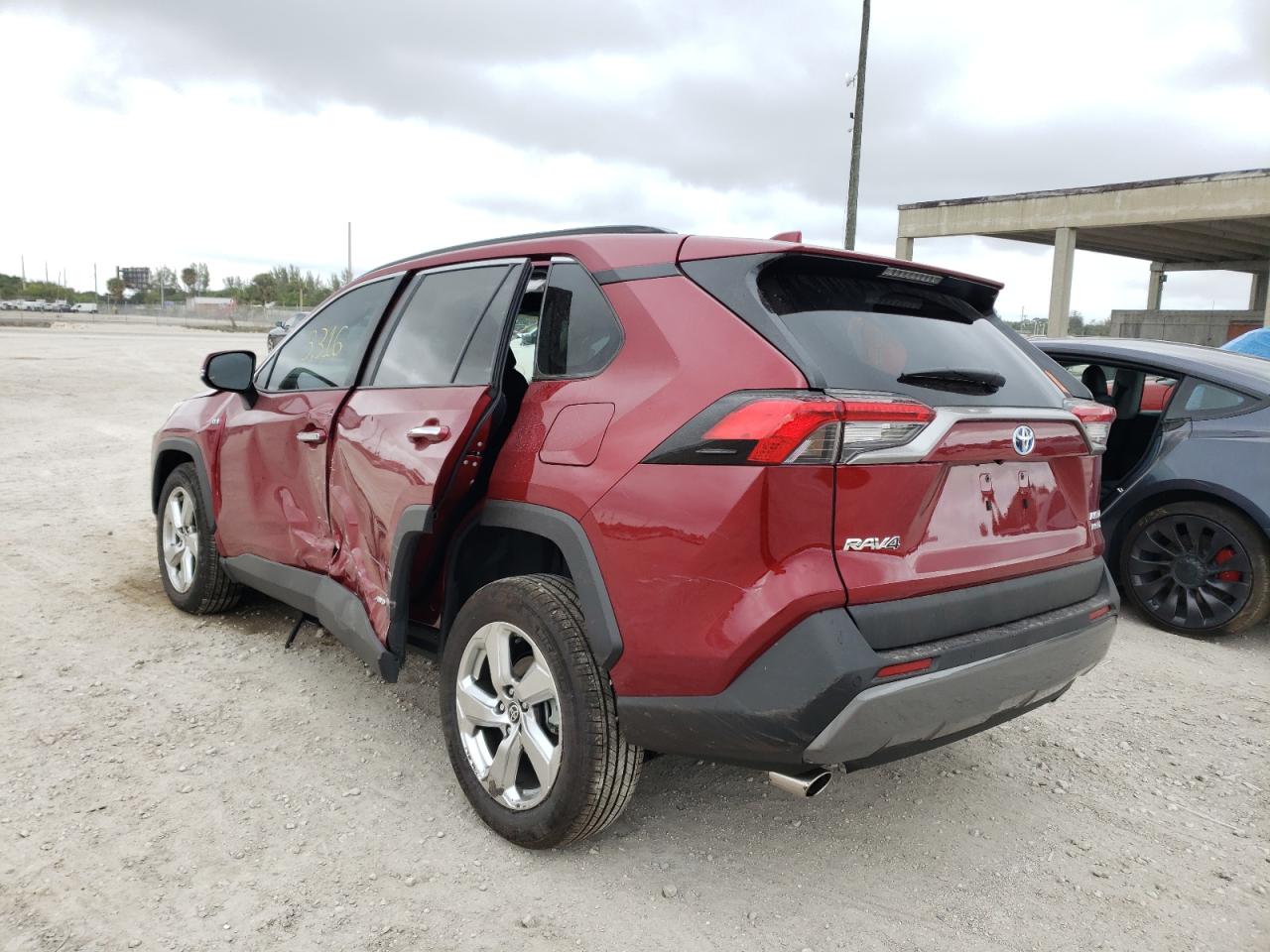 Photo 3 from auction – 2021 TOYOTA RAV4 LIMIT with VIN 4T3D6RFV3MU055325