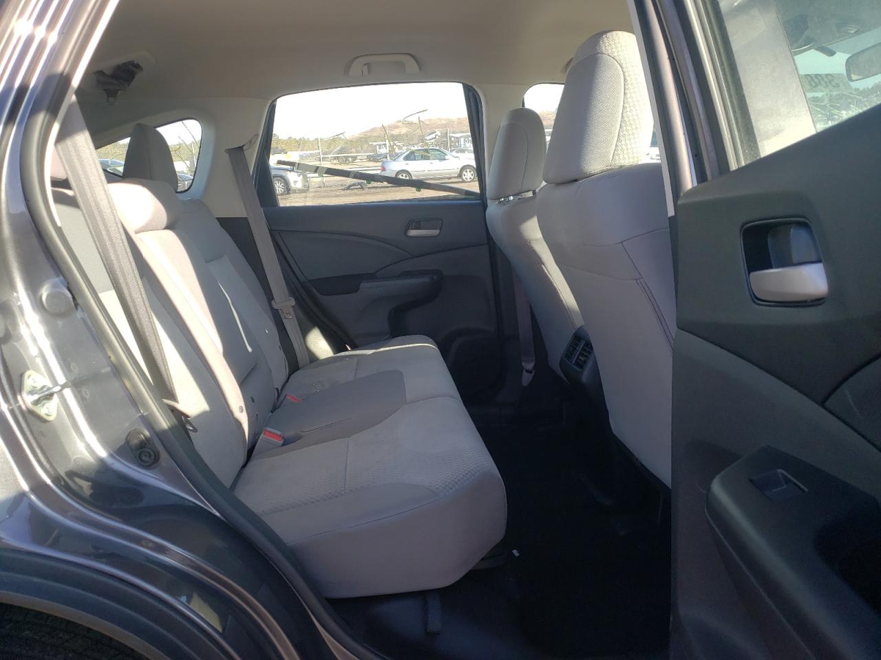 Photo 6 from auction – 2016 HONDA CR-V LX with VIN 2HKRM4H31GH637705