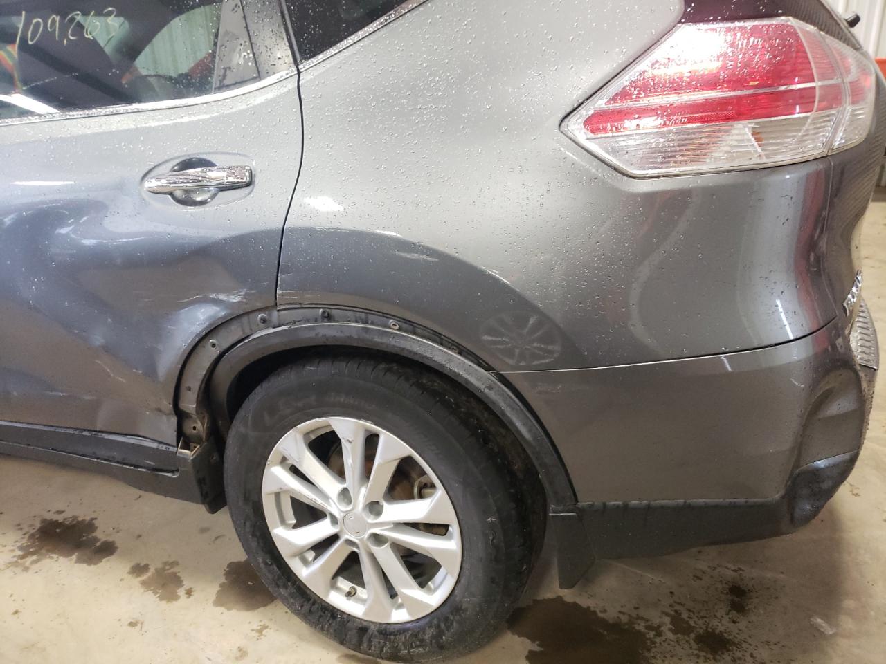 Photo 9 from auction – 2015 NISSAN ROGUE S with VIN KNMAT2MV2FP545940