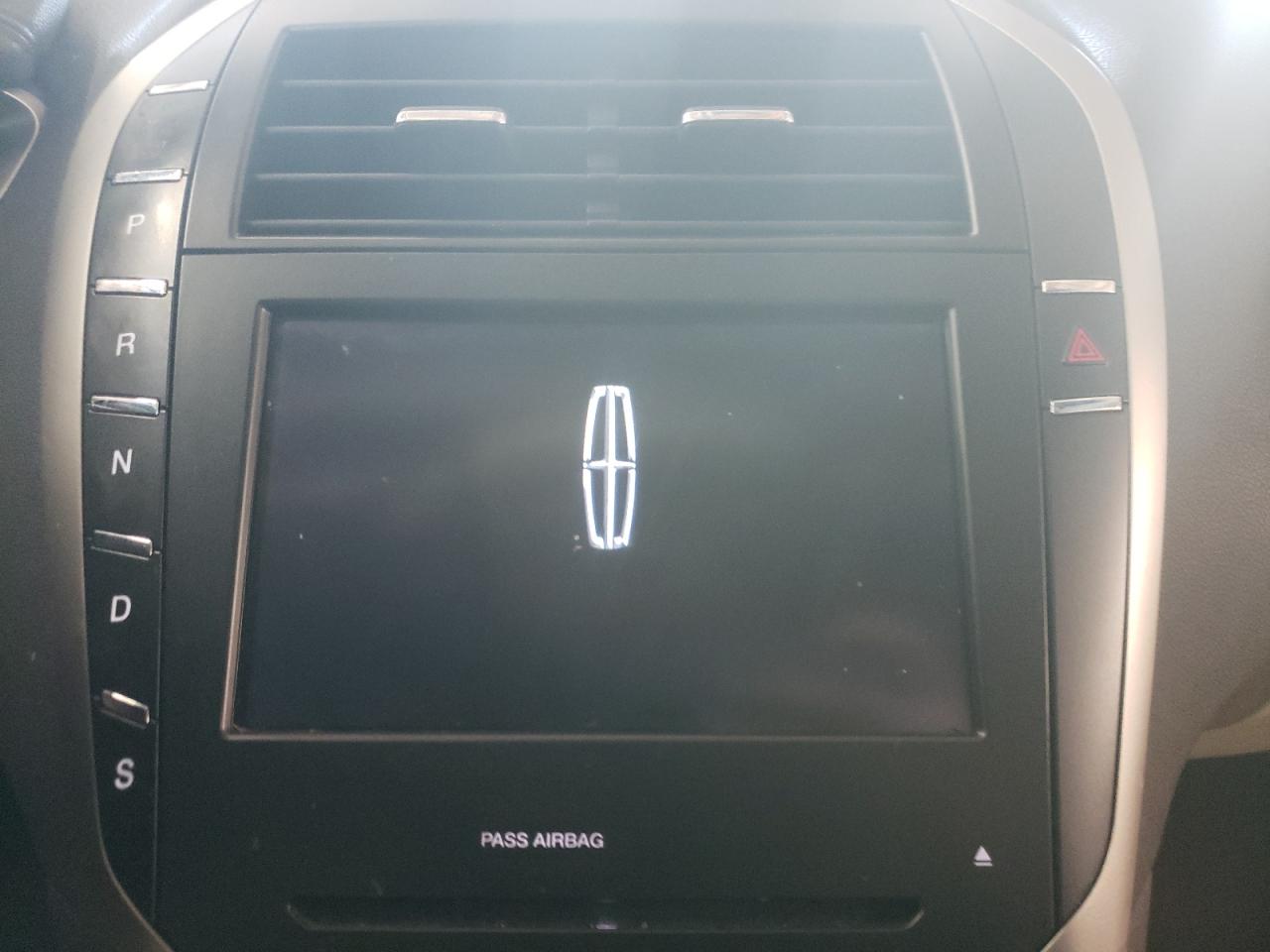 Photo 9 from auction – 2013 LINCOLN MKZ with VIN 3LN6L2J90DR801281