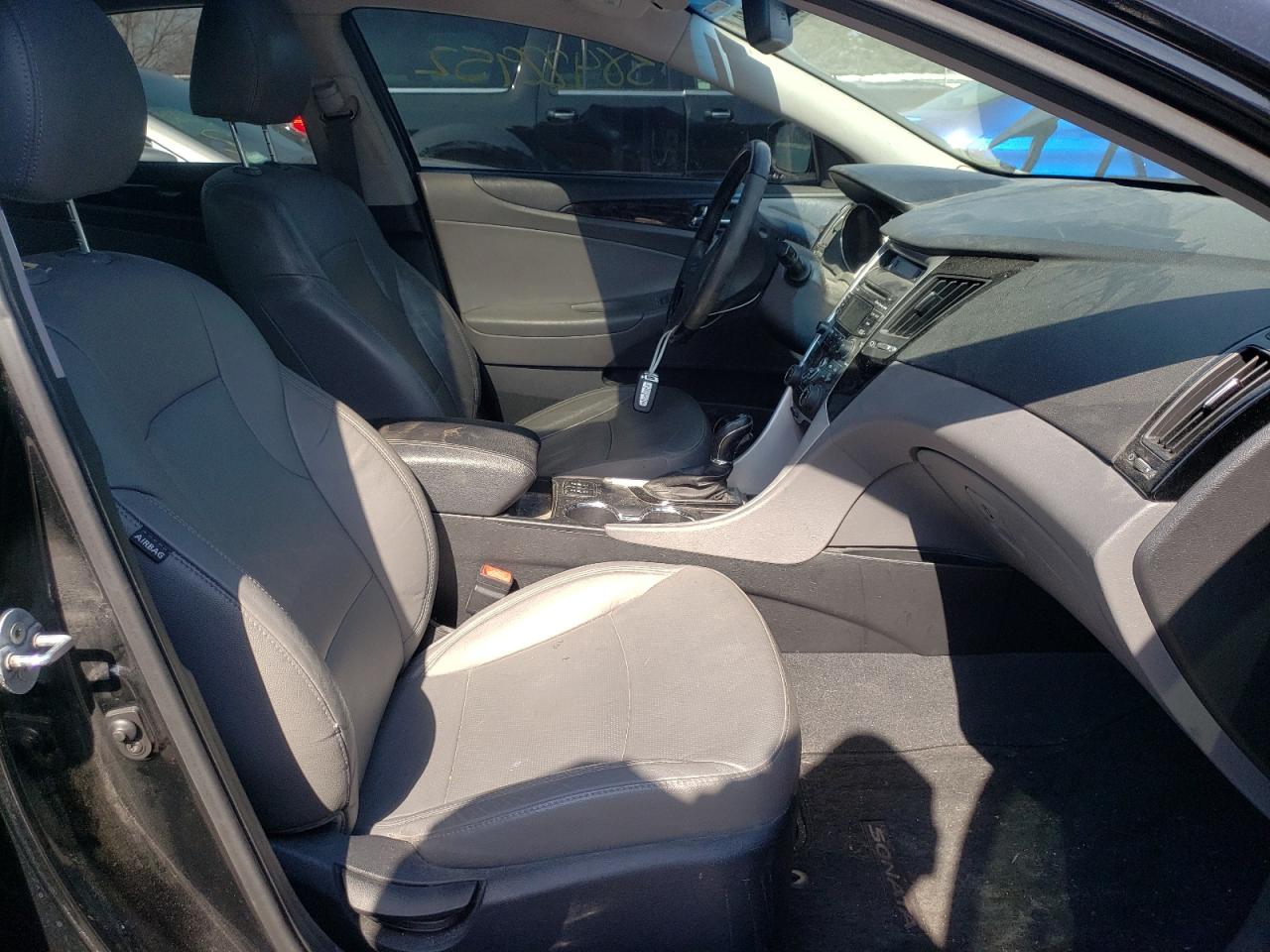 Photo 5 from auction – 2013 HYUNDAI SONATA SE with VIN 5NPEC4AC2DH620161