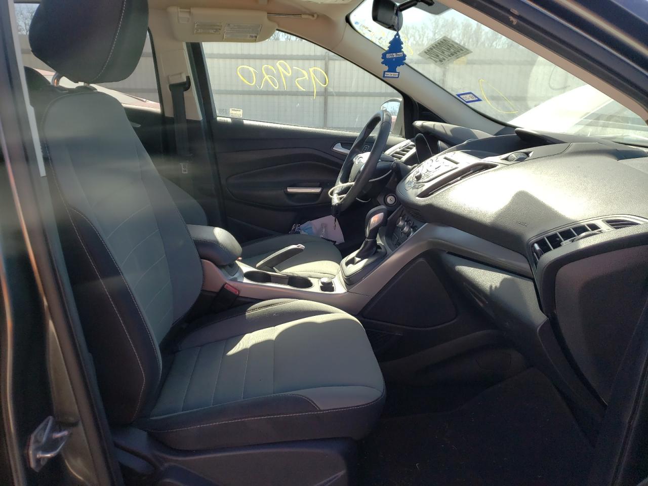 Photo 5 from auction – 2016 FORD ESCAPE SE with VIN 1FMCU9G95GUC63092