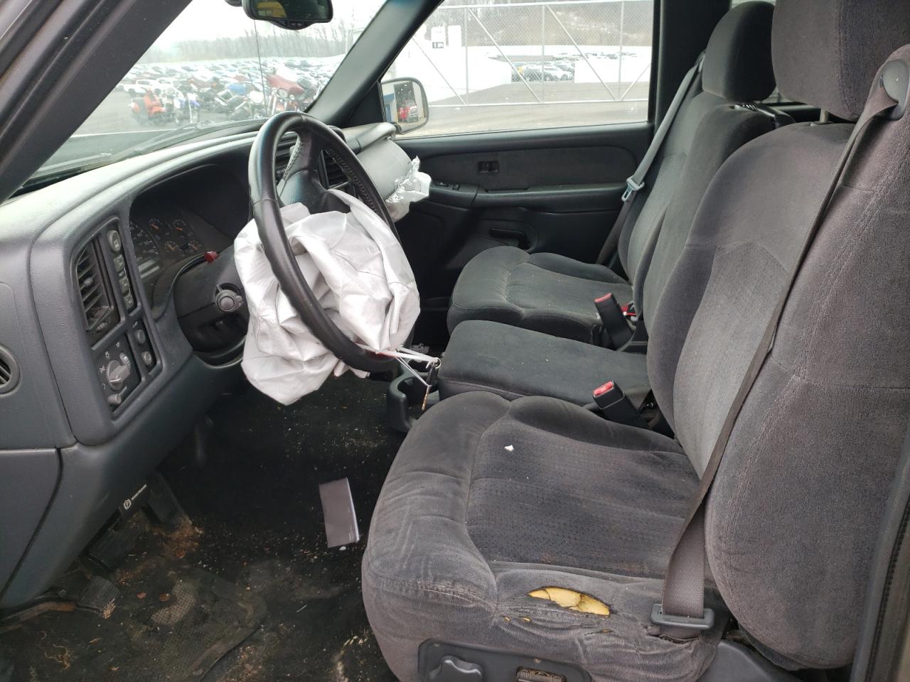 Photo 5 from auction – 2002 CHEVROLET SILVERADO with VIN 2GCEK19T221373681