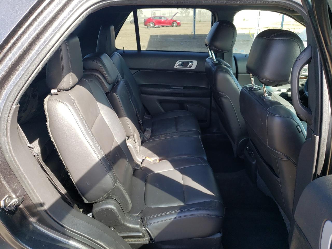 Photo 6 from auction – 2015 FORD EXPLORER L with VIN 1FM5K7F87FGA41419