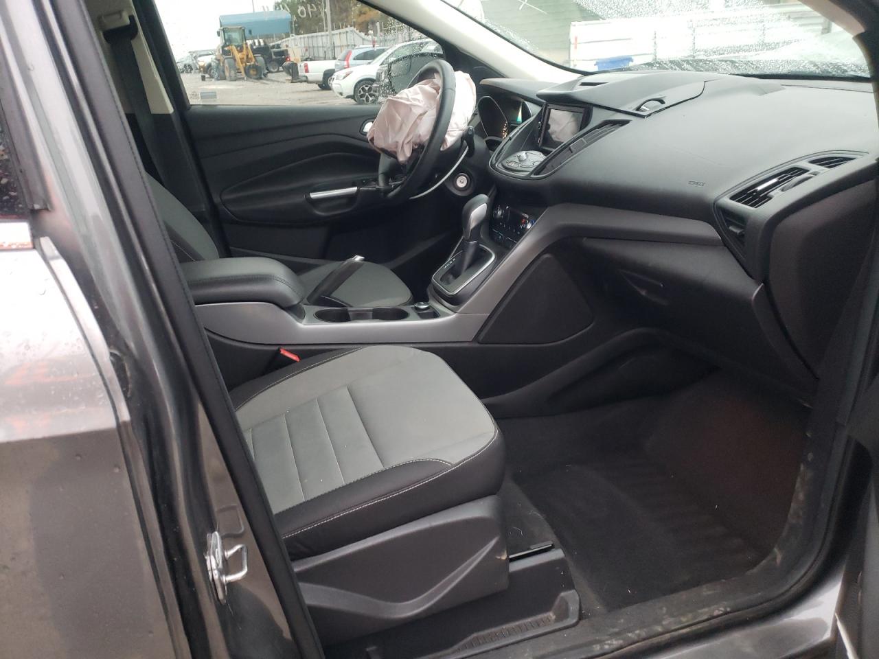 Photo 5 from auction – 2013 FORD ESCAPE SE with VIN 1FMCU0GX0DUC12010