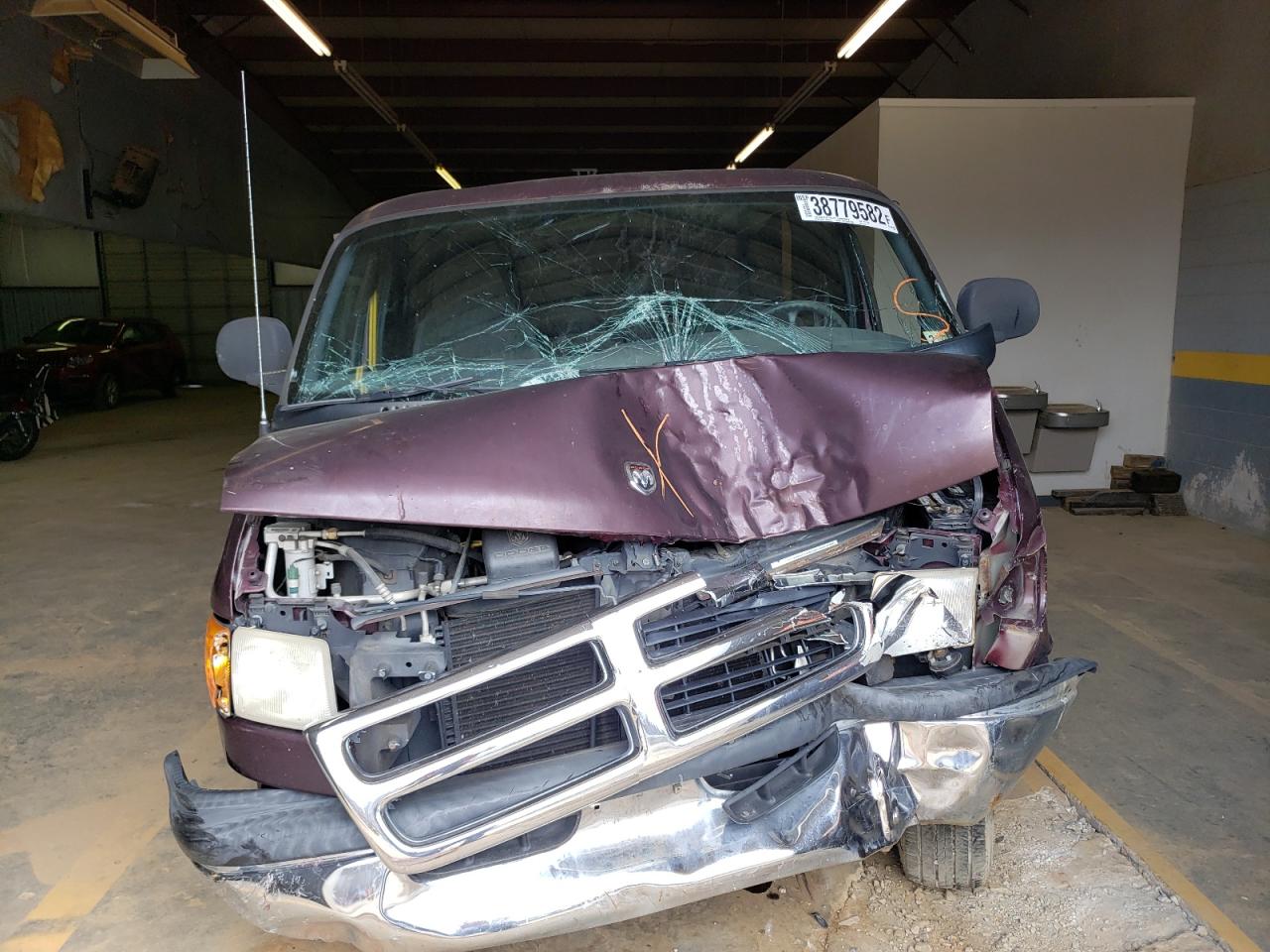 Photo 9 from auction – 1999 DODGE RAM WAGON with VIN 2B5WB35Z0XK502375