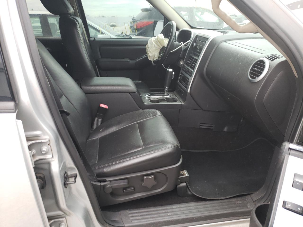 Photo 5 from auction – 2009 MERCURY MOUNTAINEE with VIN 4M2EU48E69UJ00878