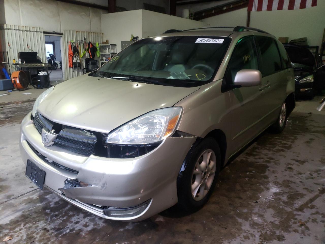 Photo 2 from auction – 2004 TOYOTA SIENNA XLE with VIN 5TDZA22C74S036732