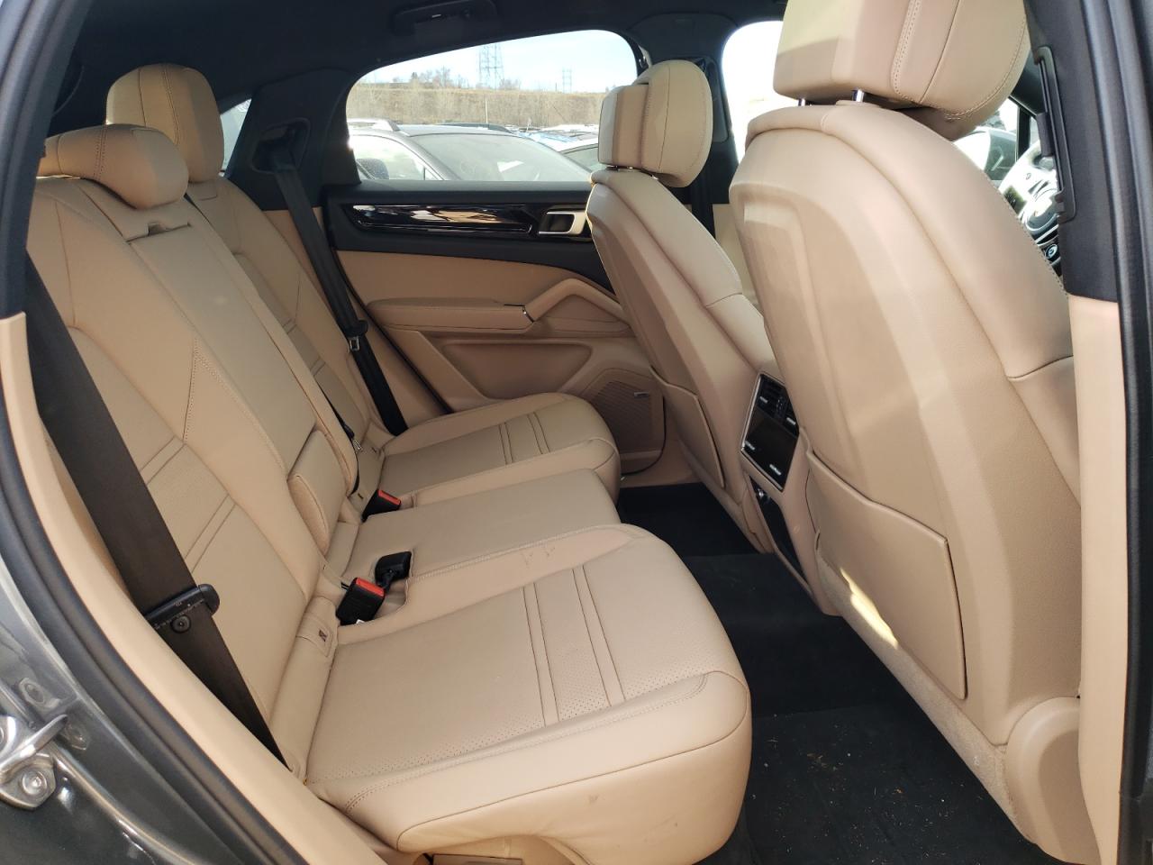 Photo 6 from auction – 2021 PORSCHE CAYENNE CO with VIN WP1BA2AY4MDA43937