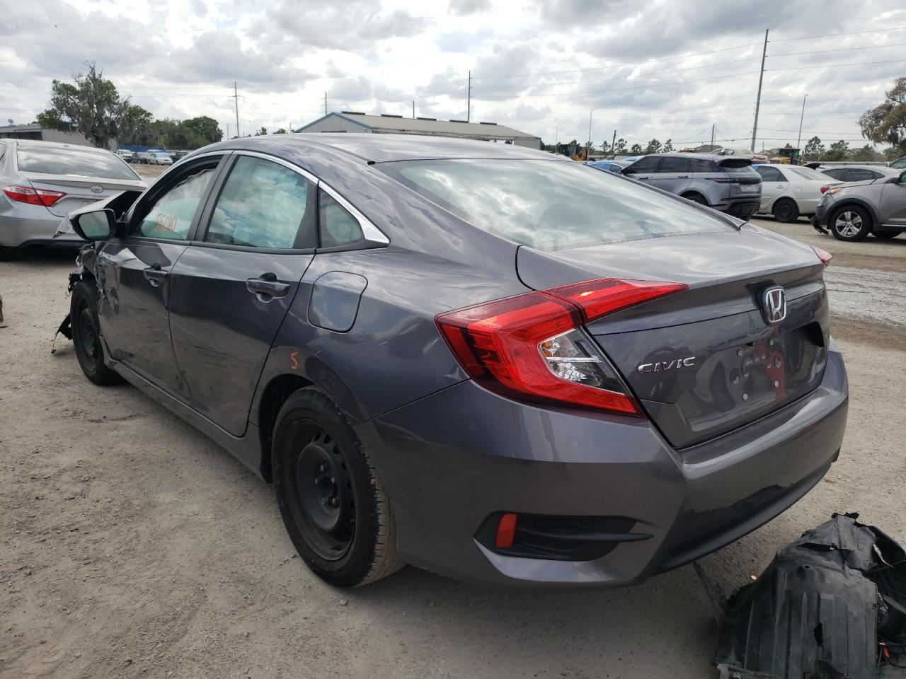 Photo 3 from auction – 2017 HONDA CIVIC LX with VIN 19XFC2F54HE030797
